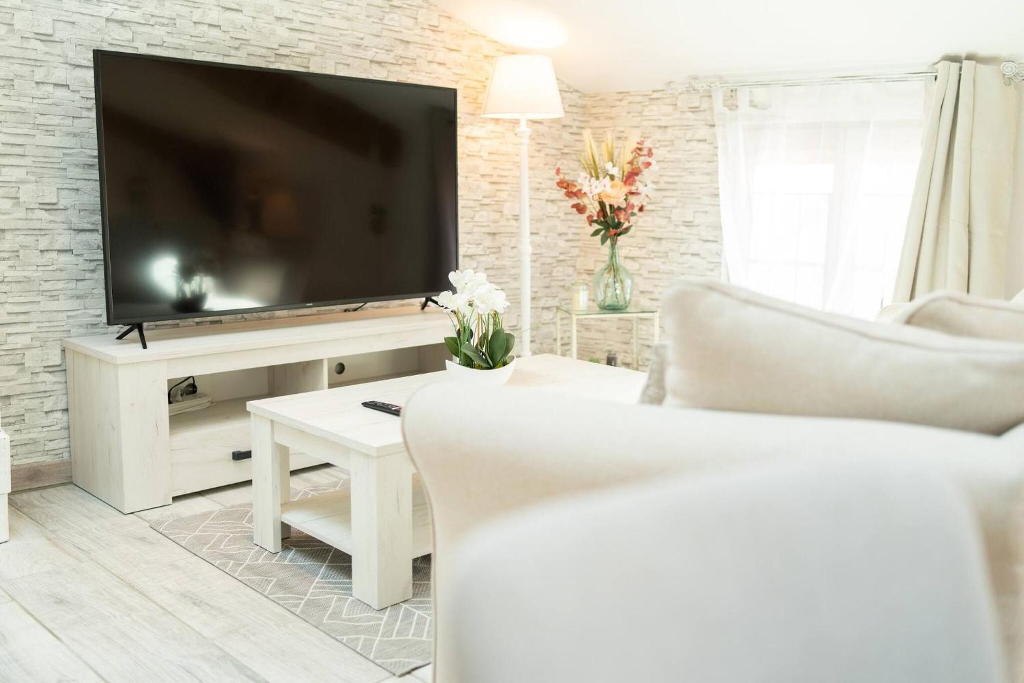 Le Lavandin Classe 3 Etoiles 리에 외부 사진